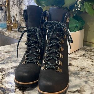Sorel Joan of Arch boots